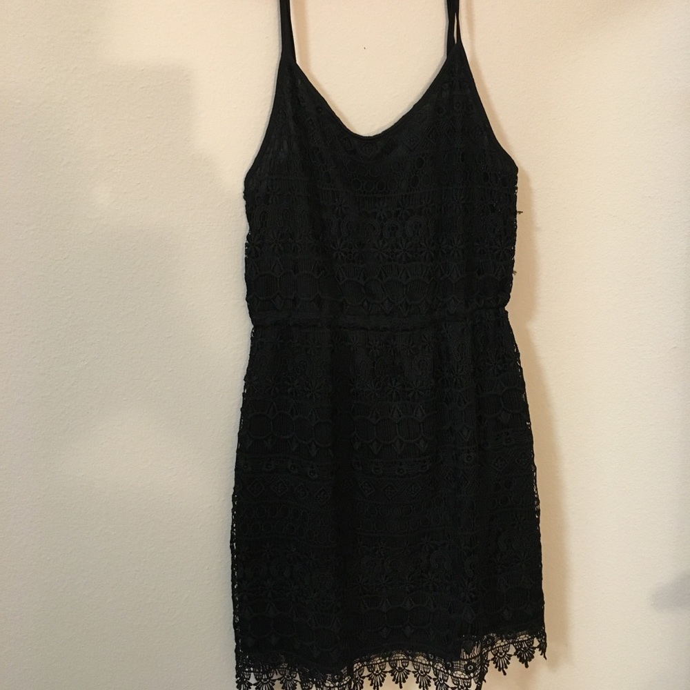 Like New Lace Black Dress gorgeous looking.